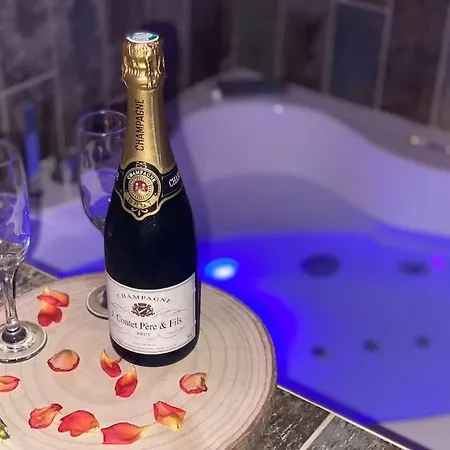 Appartement Loveroom Auriol, Romantique Et Coquine
