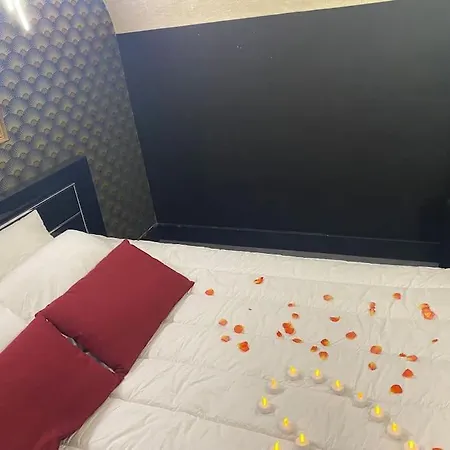 Loveroom Auriol, Romantique Et Coquine * Auriol