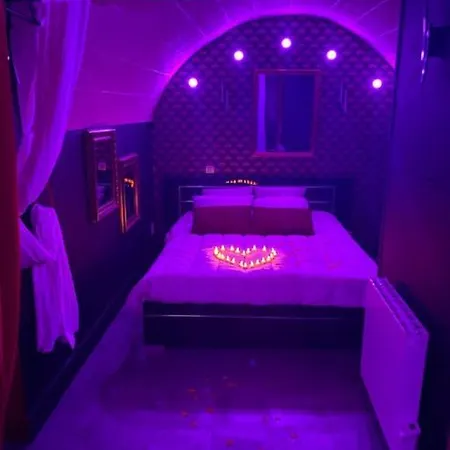 Loveroom Auriol, Romantique Et Coquine